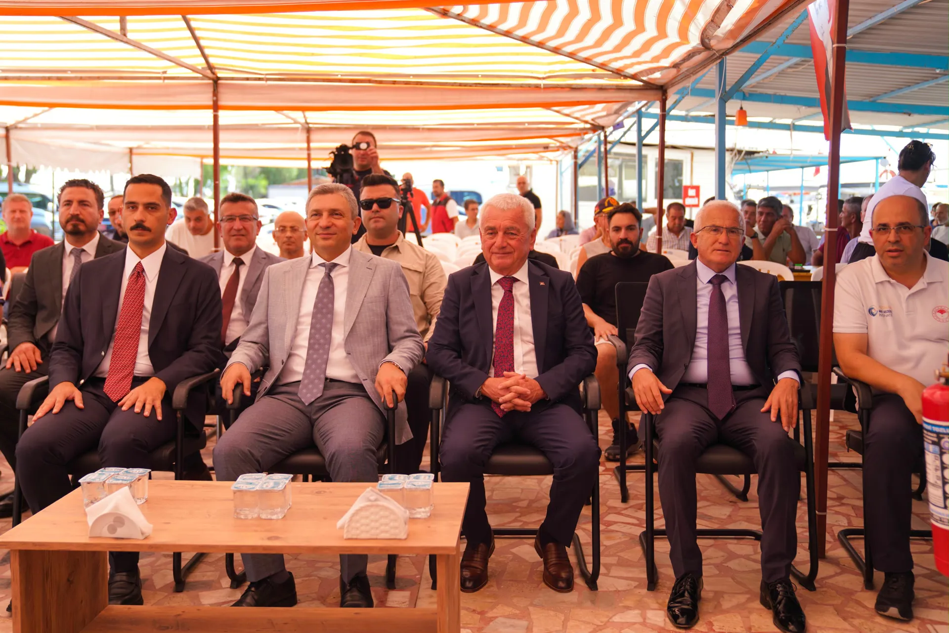 Finike Açıklarında 50 Yapay Resif Denizle Buluştu